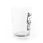 😸にゃんこのおへや😺の笑っている白猫 Water Glass :left