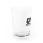 ひつじの島オンラインストアの作業中のヒツグラマー Water Glass :left