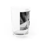 akane_art（茜音工房）のモノクロチワワ（ぺろんちょ） Water Glass :left