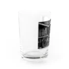 ヴィンテージ鉄道写真グッズの店の出発前のC62形２号機 （モノクロフォト） Water Glass :left