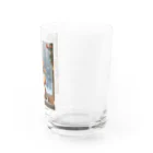 Colorful Canvasの窓辺でクッキーを食べるリス Water Glass :right