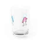 nsnのキスをしてるイルカ Water Glass :right