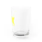 フラミンゴ洋裁店の猫　イエロー Water Glass :right