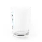 ダイナマイト87ねこ大商会のフランスパンの上でバランスを取るねこです Water Glass :right