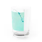 古春一生(Koharu Issey)の今日じゃない。(靴と海) Water Glass :right