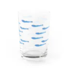 きたぽよグッズショップ【ぽよ劇場のグッズ屋さん】のにぼしのにぼ〜フル魚群〜 Water Glass :right