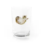 Canako Inoueの爪がひっかかっている猫 Water Glass :right