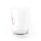 キジトラかもしれないの見つめるニャンコ Water Glass :right