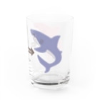 さかたようこ / サメ画家のサメさんたちの #ソーシャルディスタンス | ほわほわcolor Water Glass :right