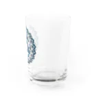 太陽の光降りそそぐ庭の金星のエンブレム Water Glass :right