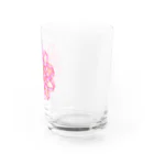 おもちの家の赤とピンクの幾何学模様　花 Water Glass :right