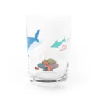 シャリのドリンクをダイビング！ Water Glass :right