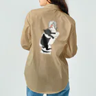 小鳥と映画館のイナズマメイクの女性と黒猫 ワークシャツ
