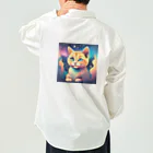 猫の憩い場の夜空を見つめる猫 Work Shirt