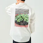 和み屋の新しい始まりを象徴する緑の新芽がプランターから顔を出しました🌱 Work Shirt