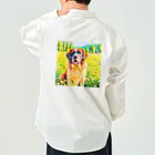 犬好きのしましまの水彩画の犬 花畑のセントバーナードのイラスト ワークシャツ