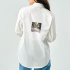 emeralのジャンプする猫 Work Shirt