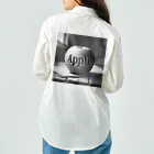 yuriseのモノトーンAppleグッズ Work Shirt