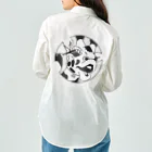 ichomaeのマスカラを塗るキリン ワークシャツ
