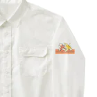 GOODS SHOP【そぞろな小窓】 SUZURI店の[左袖プリント]【カエデちゃんとヒトデちゃん】《夕陽ピンク》ワークシャツ Work Shirt