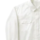 競馬おしゃれグッズ製作所のパンサラッサ（タイポグラフィBLACK） ワークシャツ