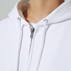 AtelierOne-SUZURIshopのつばさねこのジップパーカー Zip Hoodie:zipper
