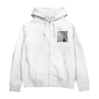 D7C7DC?B1の海辺を散歩するチワワ Zip Hoodie