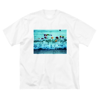 波打ち際の薔薇たち Big T-Shirt