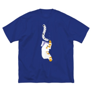 眠りシロクマ Big T-Shirt