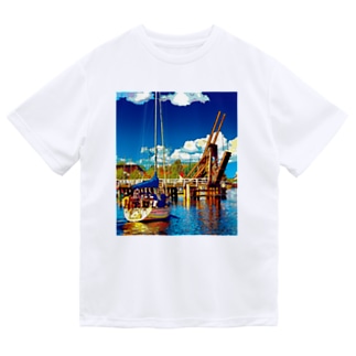 ドイツ グライフスヴァルトの跳ね橋 Dry T-Shirt