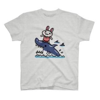 海を満喫するウサギ Regular Fit T-Shirt