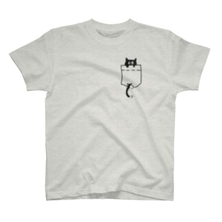 黒猫ポケット Regular Fit T-Shirt