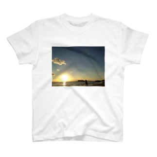 江ノ島沖に沈む夕日 Regular Fit T-Shirt
