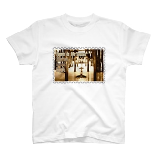 スペイン：アルハンブラ宮殿★白地の製品だけご利用ください！！　Spain: Court of the Lions/Alhambra/Granada★Recommend for white base products only !! T-Shirt