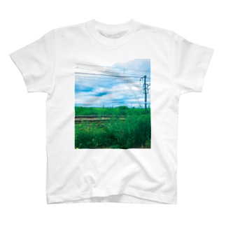 レールと空と電柱 T-Shirt