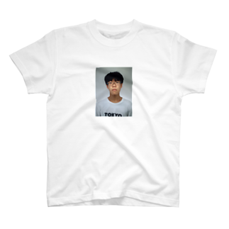 鎧坂(証明写真) Regular Fit T-Shirt