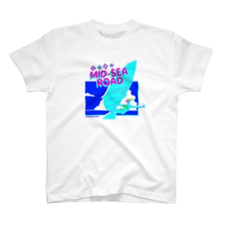 海中道路でウィンドサーフィン Regular Fit T-Shirt