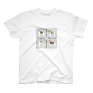 4匹のワイヤーフォックステリアが並んだTシャツ Regular Fit T-Shirt