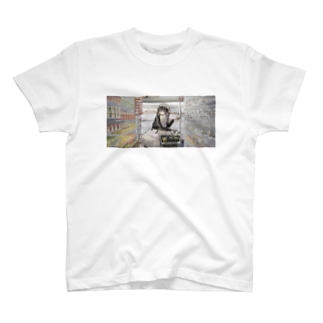 ゴスロリ少女のお買い物 Regular Fit T-Shirt