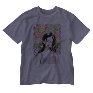 黒髪少女と花 Washed T-Shirt