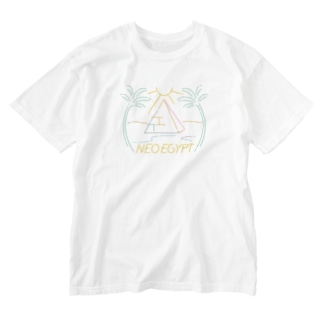 ピラミッド_ホワイト Washed T-Shirt