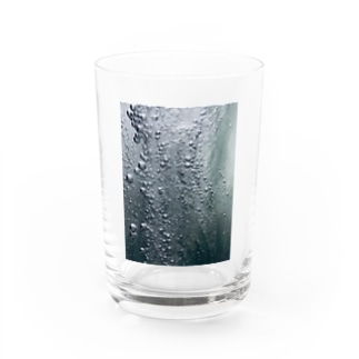 Sinking in water Water Glass