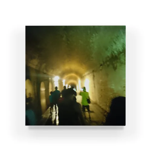 不気味なトンネル - Spooky Tunnel - Acrylic Block