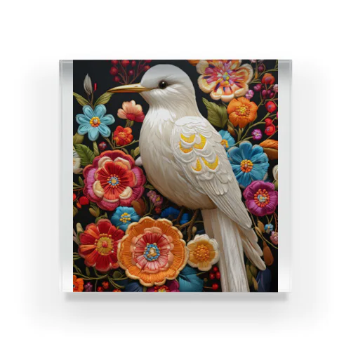 白い鳥さんとお花の刺繍 アクリルブロック