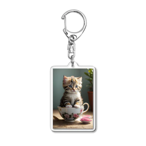 かわいい子猫がティーカップに座っているグッズ Acrylic Key Chain