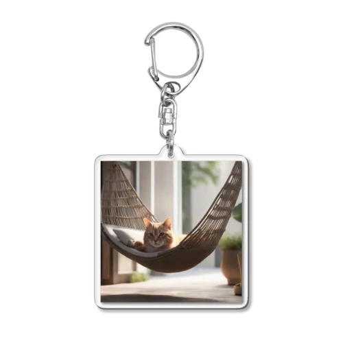 ハンモックでくつろいでいる猫 Acrylic Key Chain