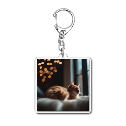 窓辺で虫を見つけた猫 Acrylic Key Chain