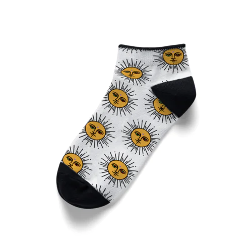 南無三の太陽がいっぱい　短　黒輪郭　白 Ankle Socks