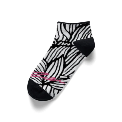 R/E/N. B/W Ankle Socks