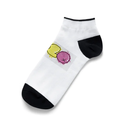 YOLOグラフィティーデザイン Ankle Socks